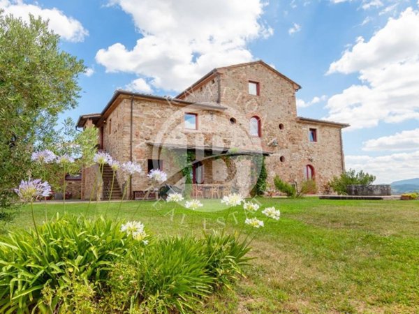 casa indipendente in vendita a Montecatini Val di Cecina
