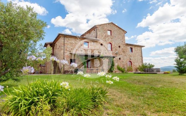 casa indipendente in vendita a Montecatini Val di Cecina