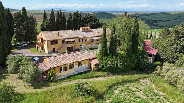 locale di sgombero in vendita a Montecatini Val di Cecina