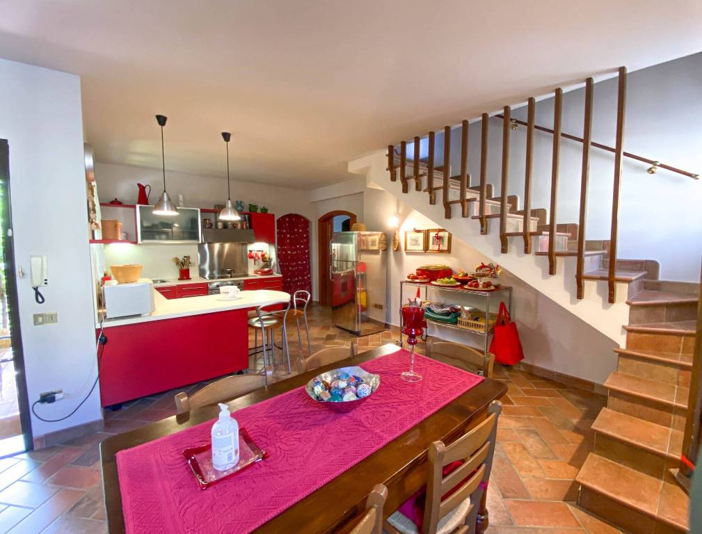 casa indipendente in vendita a Montescudaio