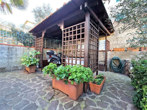 casa indipendente in vendita a Montescudaio