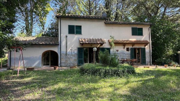 esavano in vendita a Montescudaio