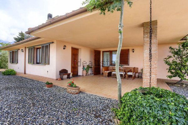 casa indipendente in vendita a Montescudaio