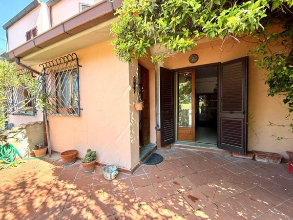appartamento in vendita a Montescudaio in zona Rio del Sole/Bandello