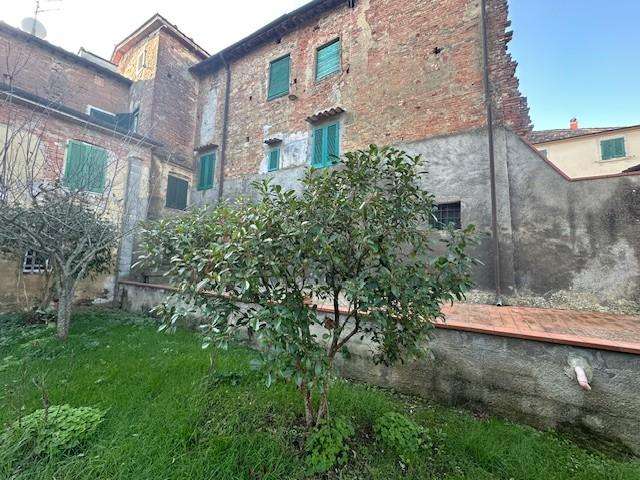 intera palazzina in vendita a Palaia in zona Partino