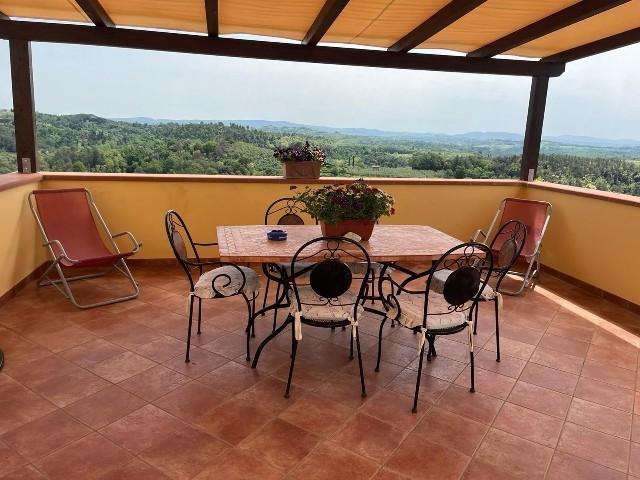 intera palazzina in vendita a Palaia in zona Partino