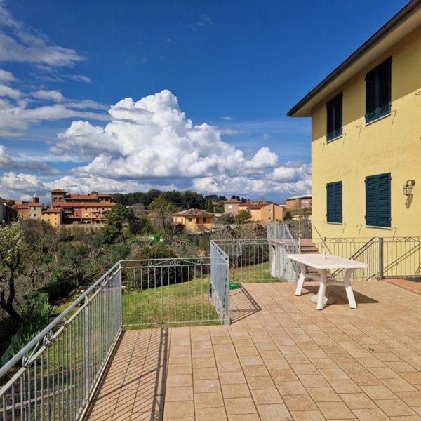 casa indipendente in vendita a Palaia