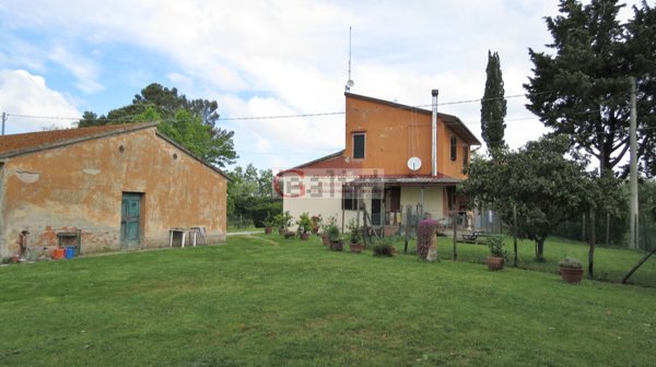 casa indipendente in vendita a Palaia in zona Toiano