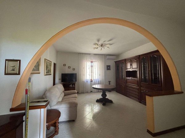 intera palazzina in vendita a Palaia