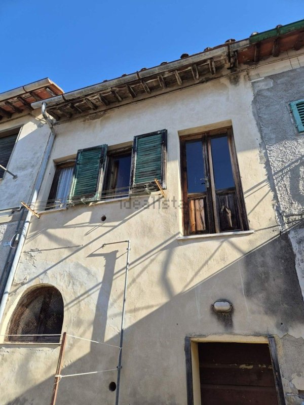 pentavano in vendita a Palaia in zona Montefoscoli