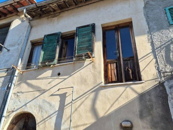 pentavano in vendita a Palaia in zona Montefoscoli