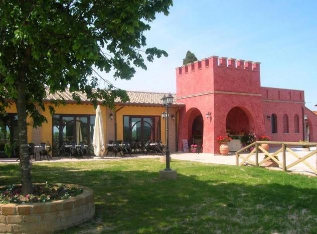 negozio in vendita a Palaia in zona Colleoli