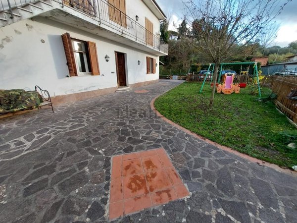 casa indipendente in vendita a Palaia