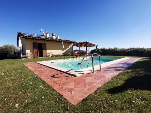 casa indipendente in vendita a Palaia