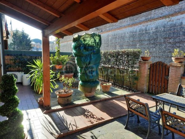 intera palazzina in vendita a Palaia