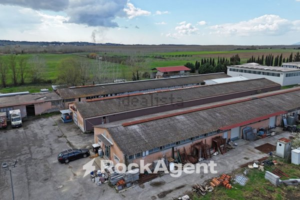 capannone in vendita a Palaia in zona Montanelli