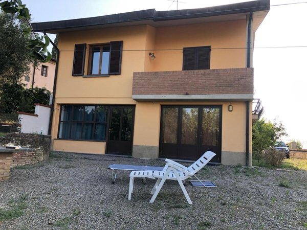 casa indipendente in vendita a Peccioli in zona Ghizzano