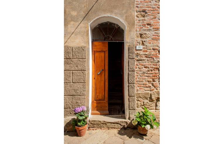casa indipendente in vendita a Peccioli in zona Montecchio