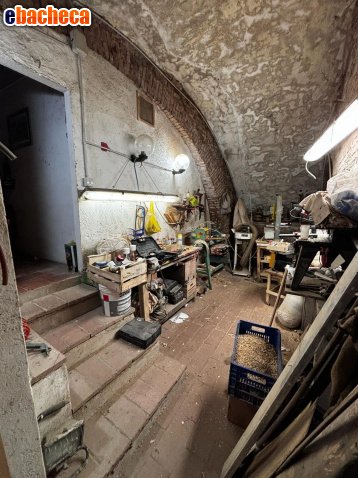 locale di sgombero in vendita a Peccioli