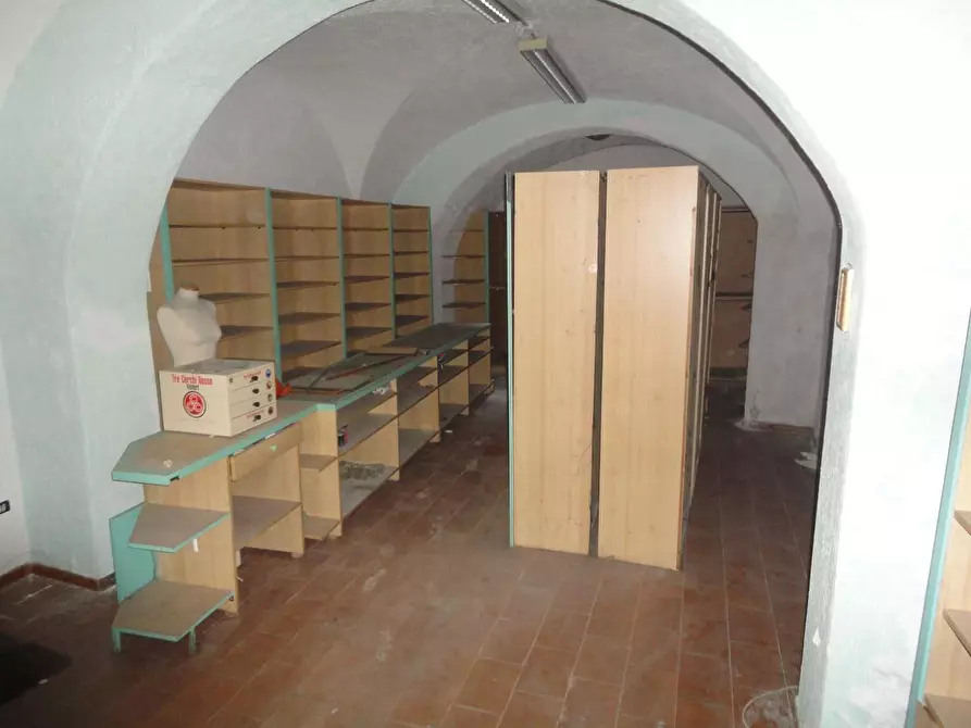locale commerciale in vendita a Peccioli