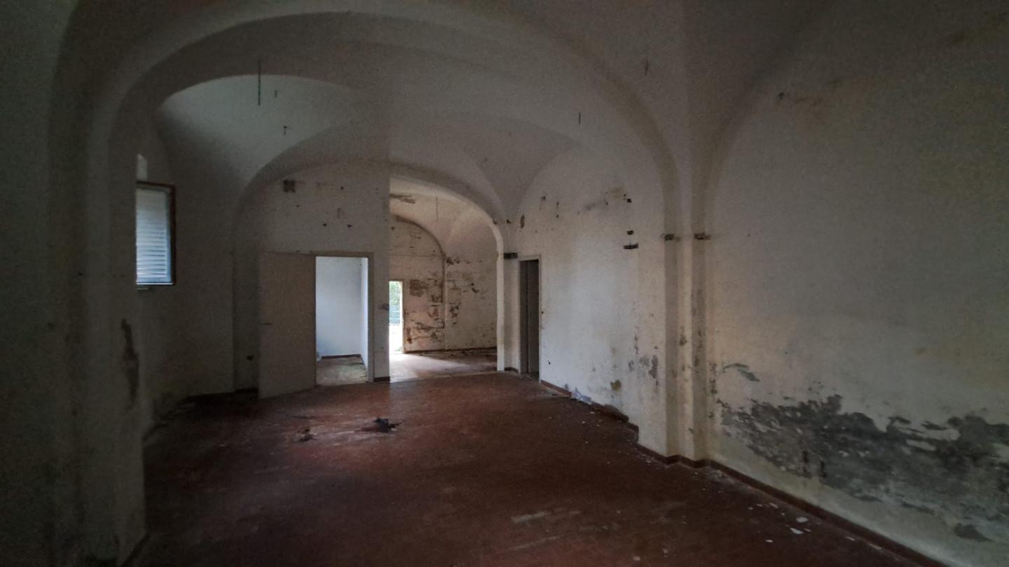 locale di sgombero in vendita a Peccioli in zona Fabbrica