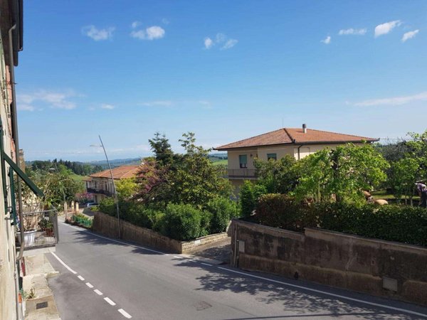 intera palazzina in vendita a Peccioli in zona Fabbrica