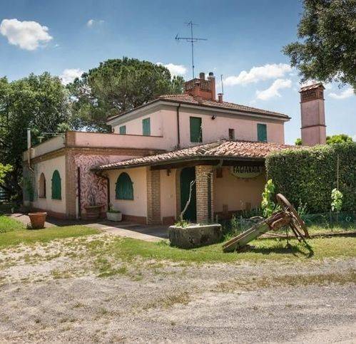 casa indipendente in vendita a Peccioli in zona Ghizzano