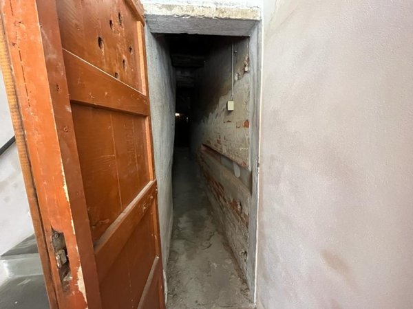 locale commerciale in vendita a Peccioli