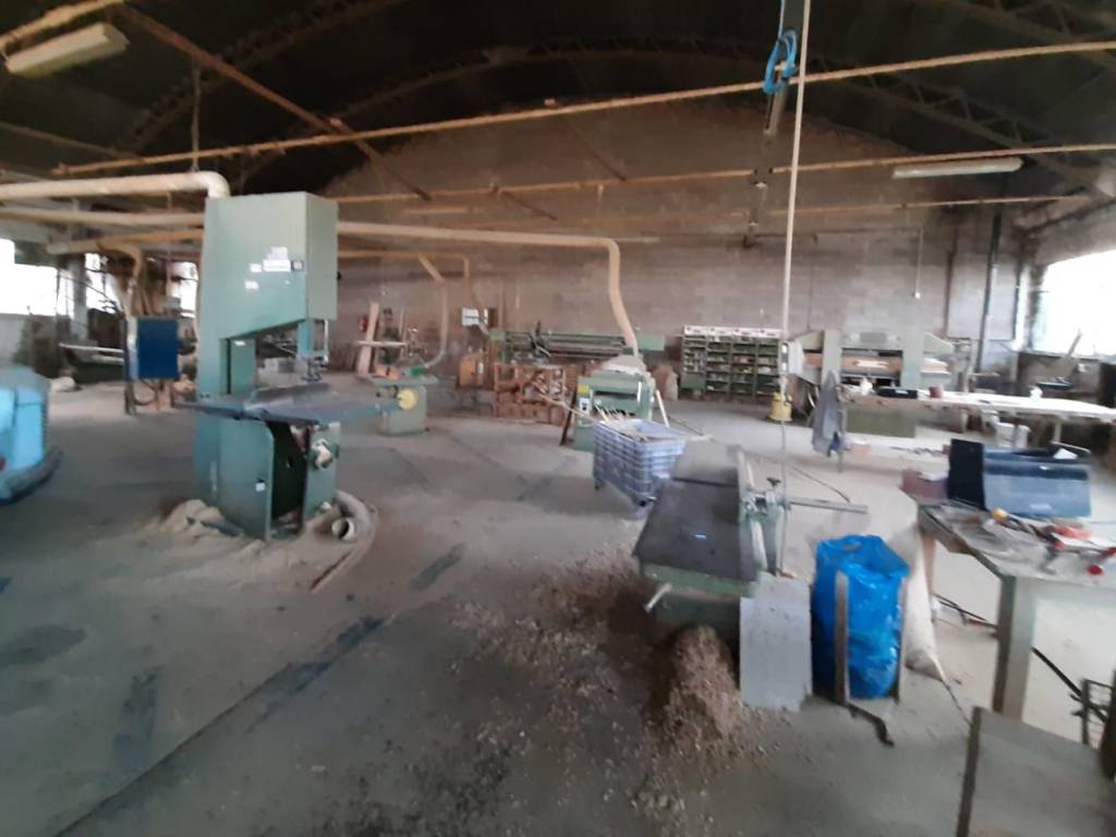 capannone in vendita a Peccioli