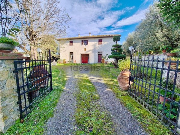 casale in vendita a Peccioli