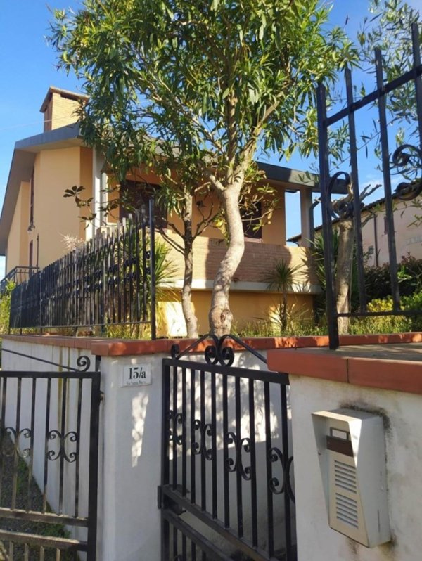 casa indipendente in vendita a Peccioli in zona Ghizzano