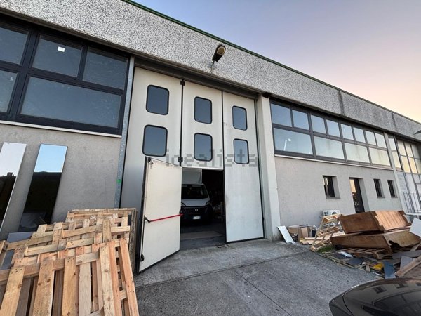 locale commerciale in vendita a Peccioli