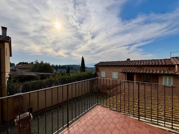 appartamento in vendita a Peccioli in zona Montelopio