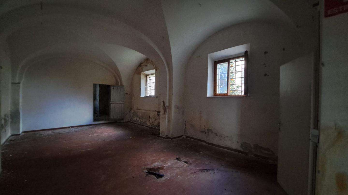 locale di sgombero in vendita a Peccioli in zona Fabbrica