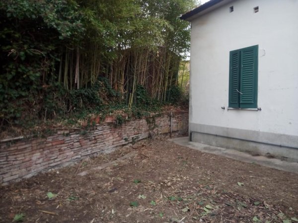 intera palazzina in vendita a Peccioli in zona Fabbrica