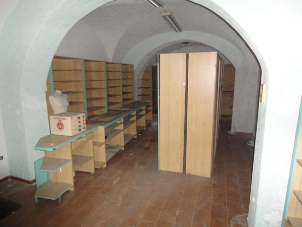 locale commerciale in vendita a Peccioli