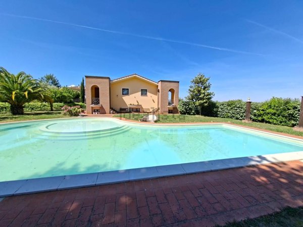 casa indipendente in vendita a Peccioli