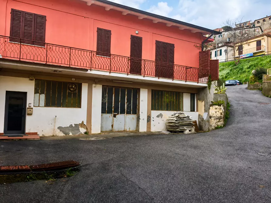locale commerciale in vendita a Peccioli