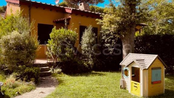 casa indipendente in vendita a Pisa in zona Tirrenia