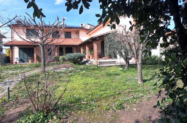 casa indipendente in vendita a Pisa