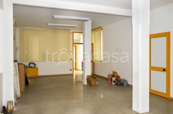ufficio in vendita a Pisa in zona Ospedaletto