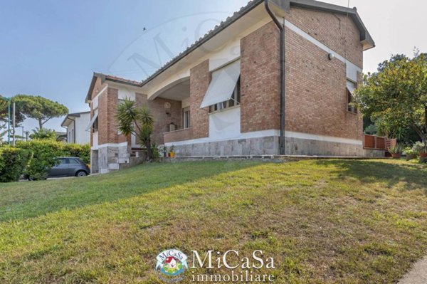 casa indipendente in vendita a Pisa in zona Tirrenia