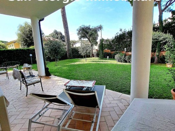 casa indipendente in vendita a Pisa in zona Tirrenia