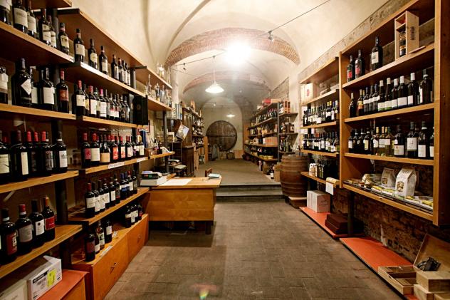 negozio in vendita a Pisa in zona Lungarni