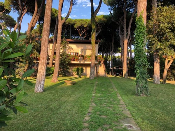 casa indipendente in vendita a Pisa in zona Tirrenia
