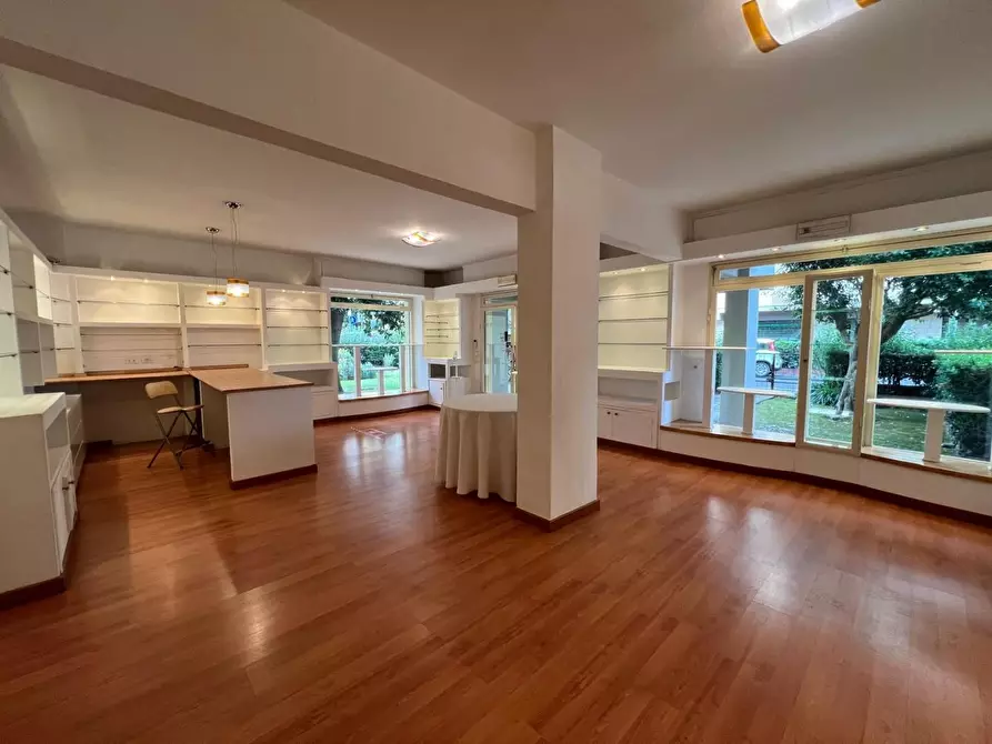 negozio in vendita a Pisa in zona Pratale / Don Bosco