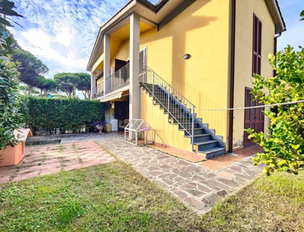 casa indipendente in vendita a Pisa in zona Tirrenia