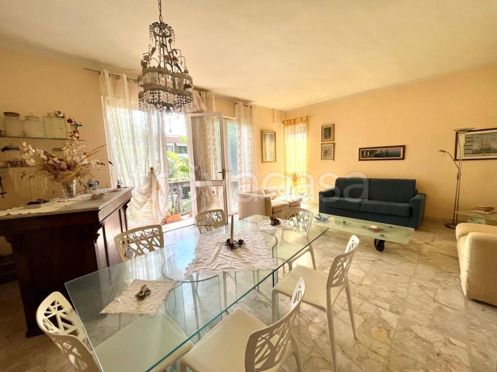 casa indipendente in vendita a Pisa in zona Tirrenia