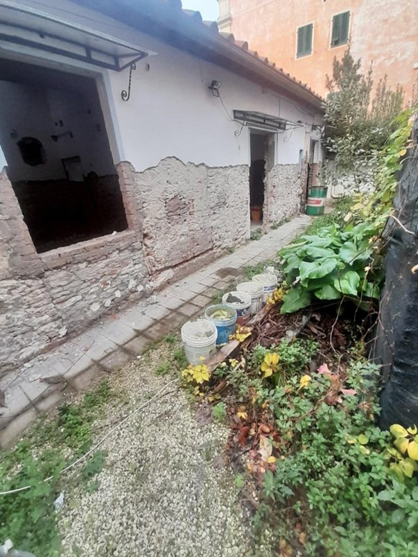 casa indipendente in vendita a Pisa in zona Lungarni