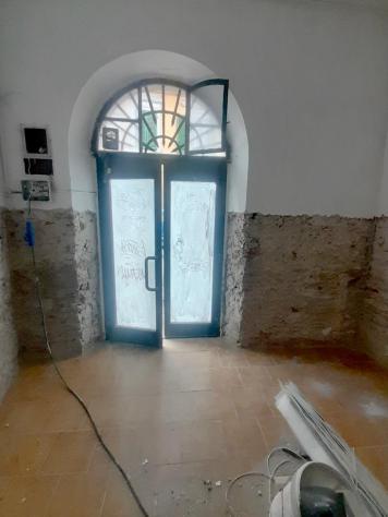 negozio in vendita a Pisa in zona Lungarni